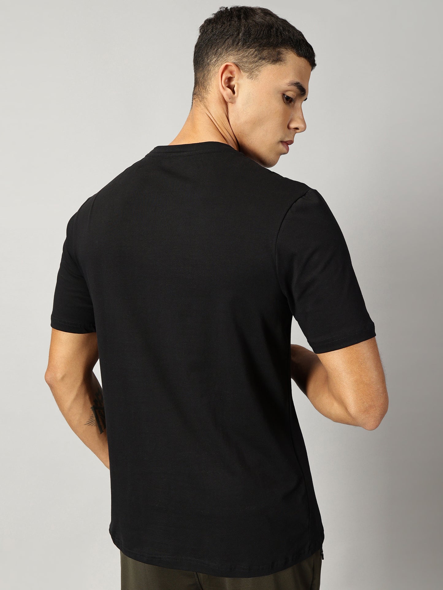 Essential Cotton T-shirt- Black