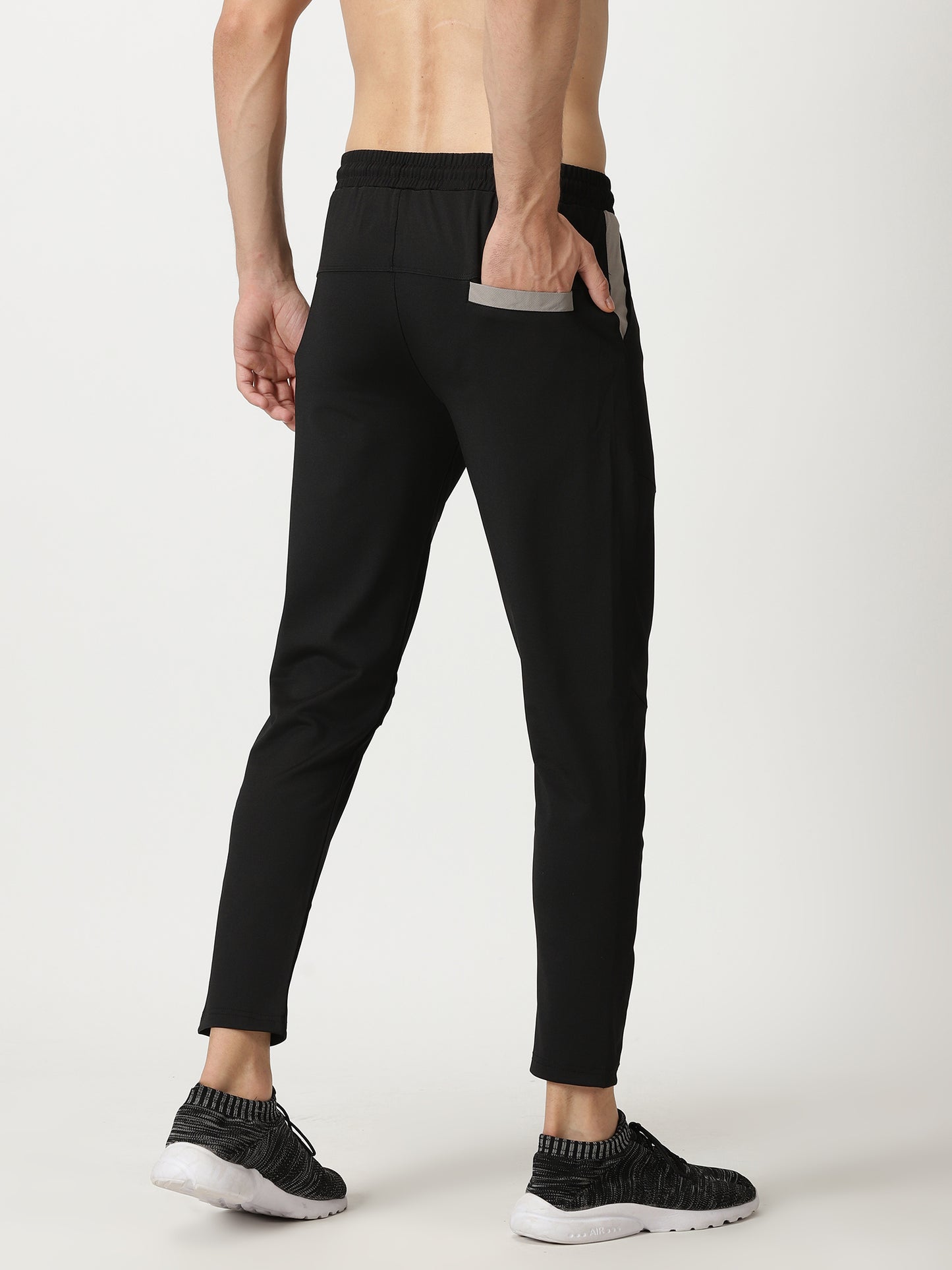 Liners Trackpants- Black