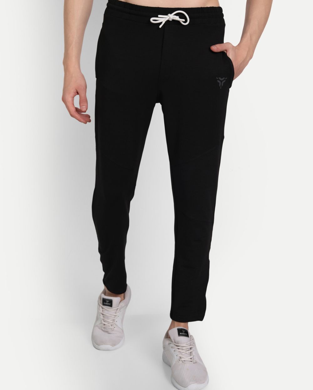 Strive Trackpants- Flare Black