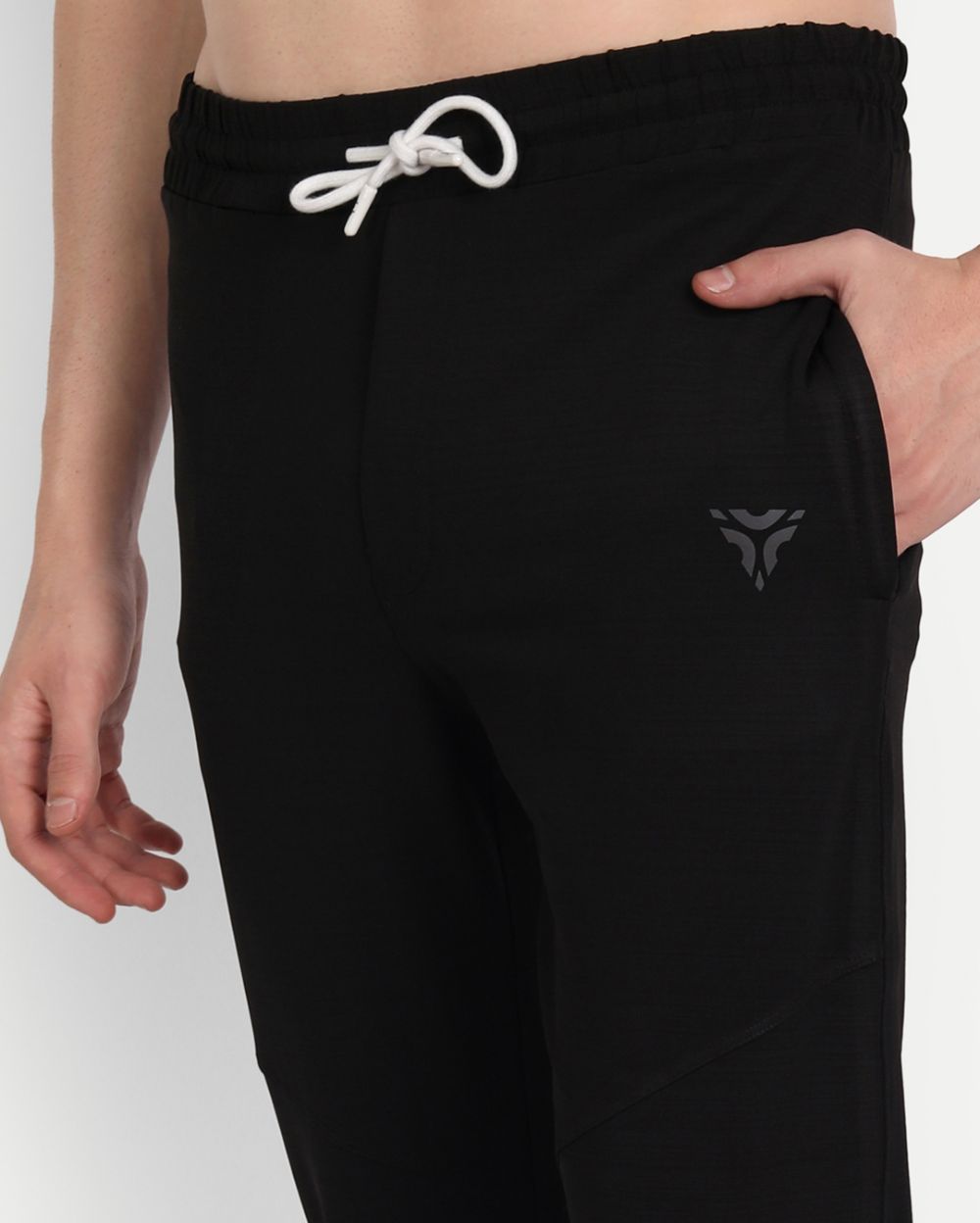 Strive Trackpants- Flare Black